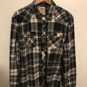 Black Levi’s Snap Front Flannel - L